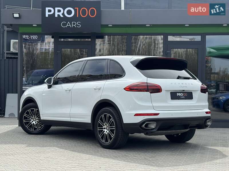 Внедорожник / Кроссовер Porsche Cayenne 2016 в Киеве