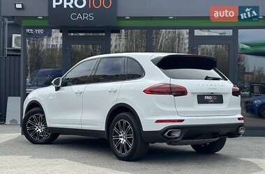 Внедорожник / Кроссовер Porsche Cayenne 2016 в 