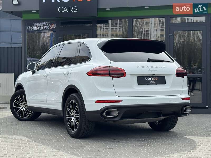 Внедорожник / Кроссовер Porsche Cayenne 2016 в Киеве