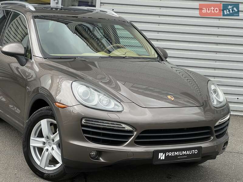 Внедорожник / Кроссовер Porsche Cayenne 2012 в Киеве