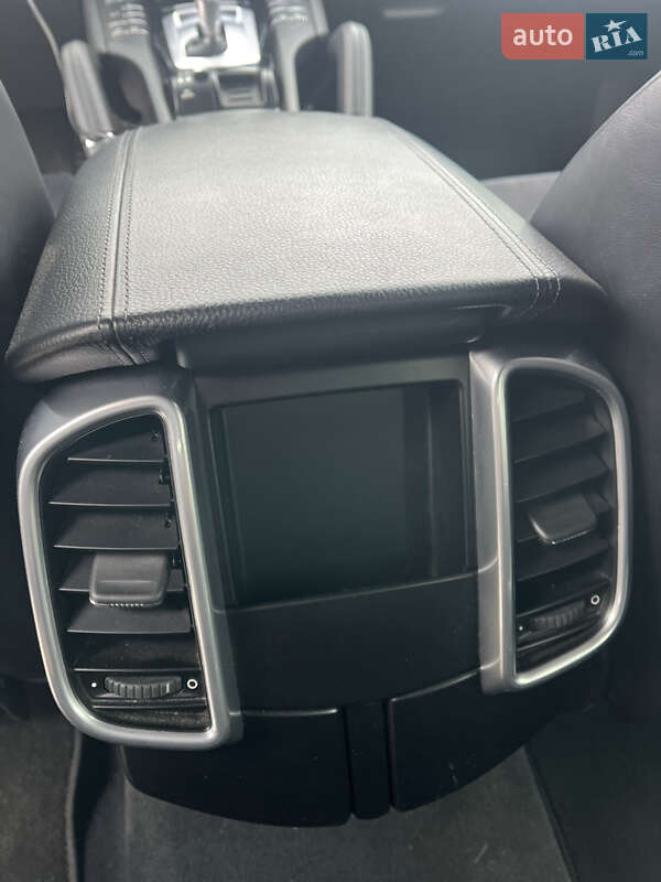 Позашляховик / Кросовер Porsche Cayenne 2014 в Черкасах