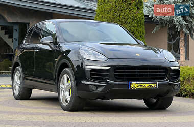 Внедорожник / Кроссовер Porsche Cayenne 2015 в Львове