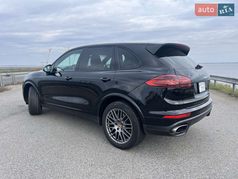 Позашляховик / Кросовер Porsche Cayenne 2014 в Черкасах