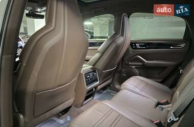 Позашляховик / Кросовер Porsche Cayenne 2019 в  фото 30 Позашляховик / Кросовер Porsche Cayenne 2019 в