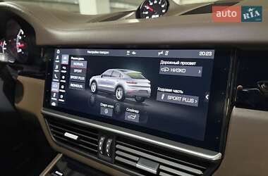 Позашляховик / Кросовер Porsche Cayenne 2019 в  фото 41 Позашляховик / Кросовер Porsche Cayenne 2019 в