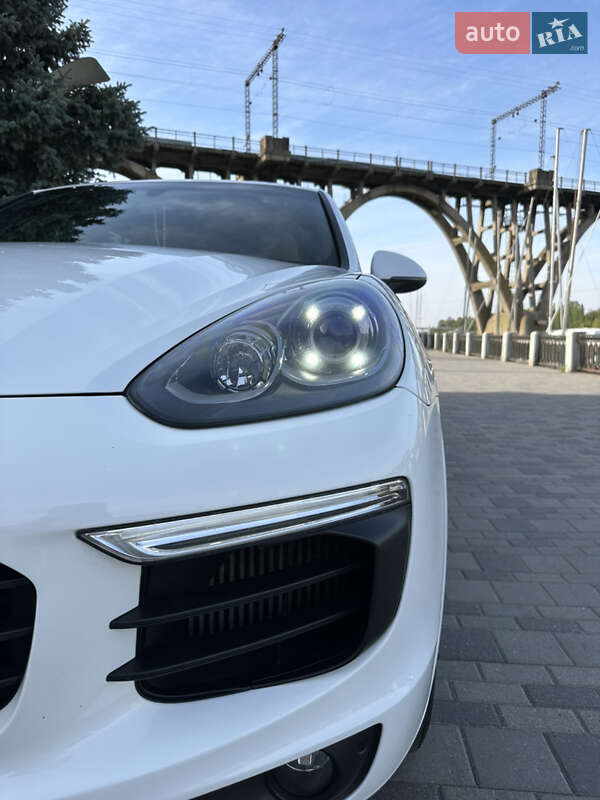 Внедорожник / Кроссовер Porsche Cayenne 2015 в Днепре фото 9 Внедорожник / Кроссовер Porsche Cayenne 2015 в Днепре