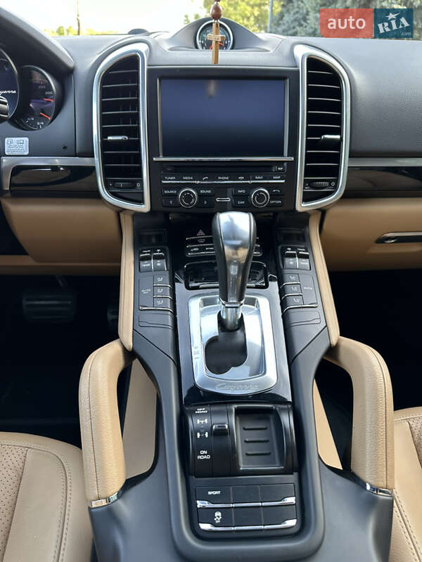 Внедорожник / Кроссовер Porsche Cayenne 2015 в Днепре фото 14 Внедорожник / Кроссовер Porsche Cayenne 2015 в Днепре