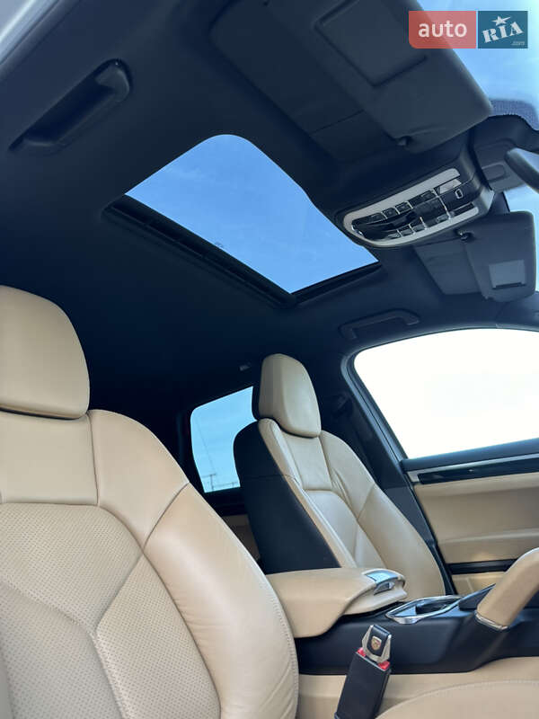 Внедорожник / Кроссовер Porsche Cayenne 2015 в Днепре фото 24 Внедорожник / Кроссовер Porsche Cayenne 2015 в Днепре