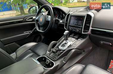 Позашляховик / Кросовер Porsche Cayenne 2014 в  фото 35 Позашляховик / Кросовер Porsche Cayenne 2014 в
