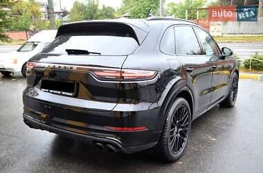 Внедорожник / Кроссовер Porsche Cayenne 2020 в 