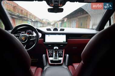 Внедорожник / Кроссовер Porsche Cayenne 2020 в 
