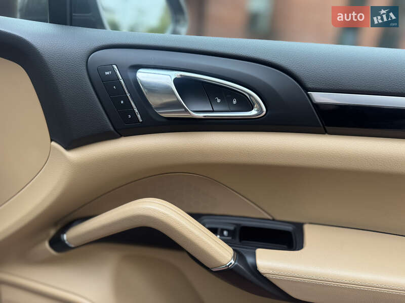 Позашляховик / Кросовер Porsche Cayenne 2015 в Києві фото 30 Позашляховик / Кросовер Porsche Cayenne 2015 в Києві