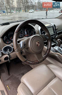 Внедорожник / Кроссовер Porsche Cayenne 2012 в 