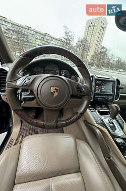 Внедорожник / Кроссовер Porsche Cayenne 2012 в 