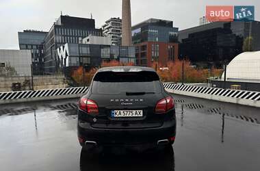 Внедорожник / Кроссовер Porsche Cayenne 2012 в 
