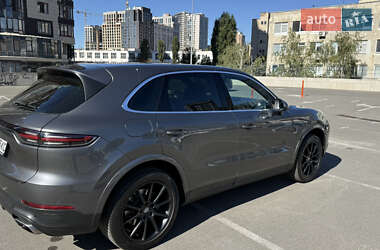 Внедорожник / Кроссовер Porsche Cayenne 2018 в 