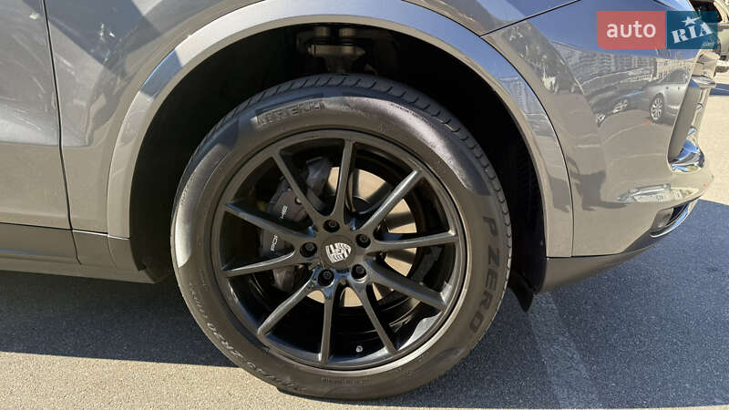 Внедорожник / Кроссовер Porsche Cayenne 2018 в Киеве фото 23 Внедорожник / Кроссовер Porsche Cayenne 2018 в Киеве
