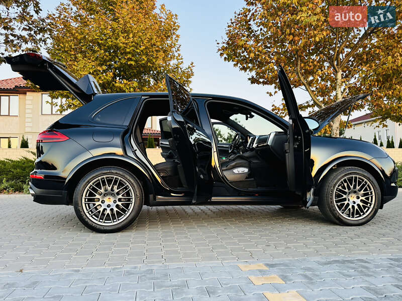Внедорожник / Кроссовер Porsche Cayenne 2017 в Одессе фото 38 Внедорожник / Кроссовер Porsche Cayenne 2017 в Одессе