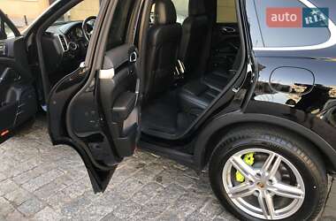 Внедорожник / Кроссовер Porsche Cayenne 2015 в 