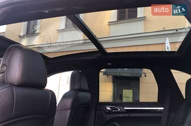 Внедорожник / Кроссовер Porsche Cayenne 2015 в 