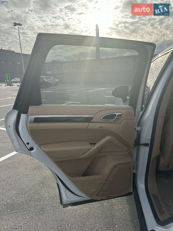 Позашляховик / Кросовер Porsche Cayenne 2013 в Києві фото 10 Позашляховик / Кросовер Porsche Cayenne 2013 в Києві