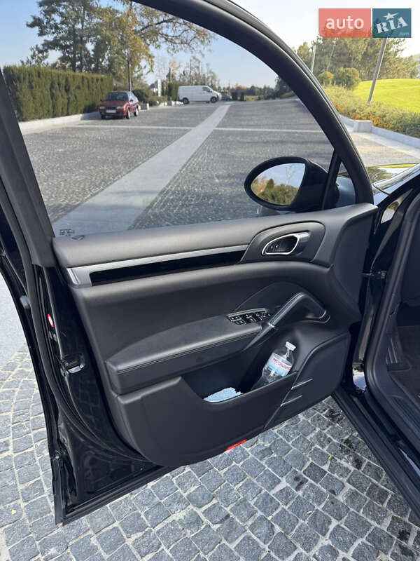 Позашляховик / Кросовер Porsche Cayenne 2014 в Дніпрі фото 21 Позашляховик / Кросовер Porsche Cayenne 2014 в Дніпрі