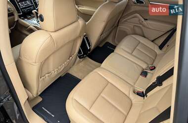 Внедорожник / Кроссовер Porsche Cayenne 2013 в Киеве