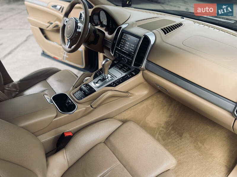 Внедорожник / Кроссовер Porsche Cayenne 2010 в Ровно