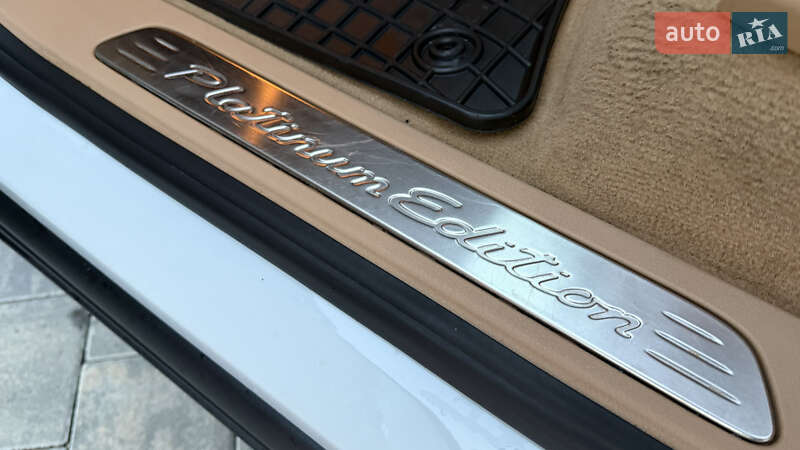 Внедорожник / Кроссовер Porsche Cayenne 2014 в Луцке