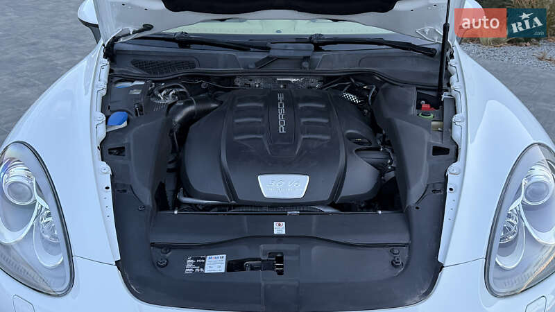 Внедорожник / Кроссовер Porsche Cayenne 2014 в Луцке