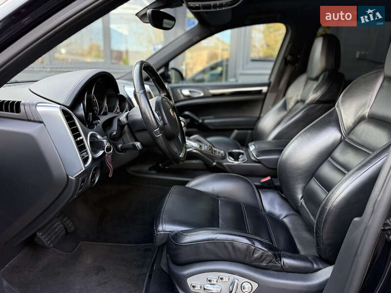 Позашляховик / Кросовер Porsche Cayenne 2012 в Чернівцях фото 12 Позашляховик / Кросовер Porsche Cayenne 2012 в Чернівцях