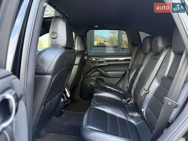 Позашляховик / Кросовер Porsche Cayenne 2012 в Чернівцях фото 16 Позашляховик / Кросовер Porsche Cayenne 2012 в Чернівцях