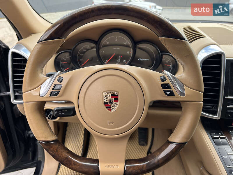 Позашляховик / Кросовер Porsche Cayenne 2011 в Чернівцях фото 14 Позашляховик / Кросовер Porsche Cayenne 2011 в Чернівцях