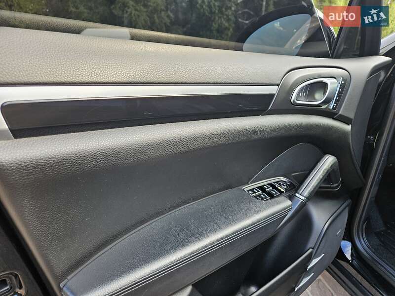 Внедорожник / Кроссовер Porsche Cayenne 2013 в Полтаве фото 102 Внедорожник / Кроссовер Porsche Cayenne 2013 в Полтаве