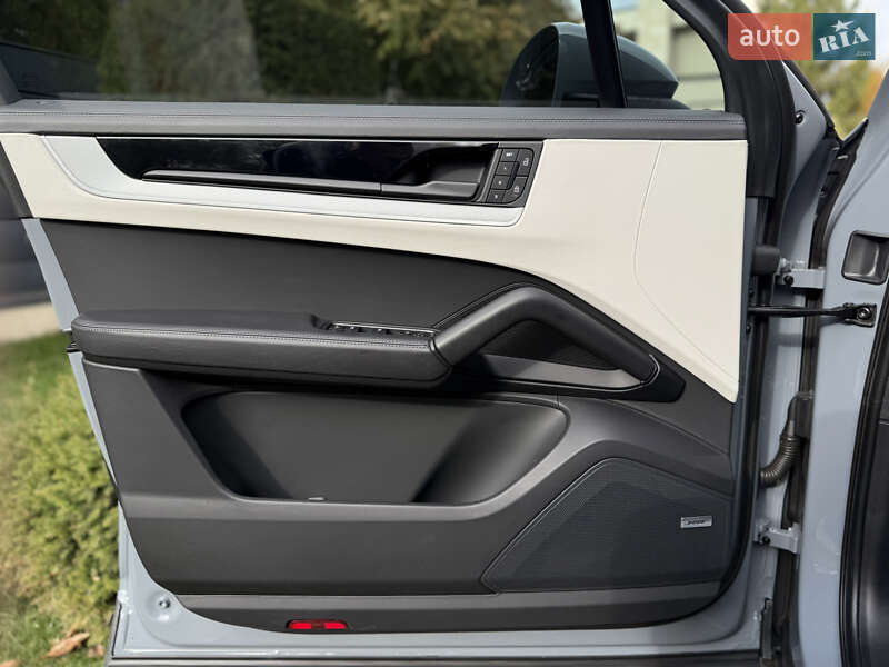 Внедорожник / Кроссовер Porsche Cayenne 2024 в Львове фото 28 Внедорожник / Кроссовер Porsche Cayenne 2024 в Львове
