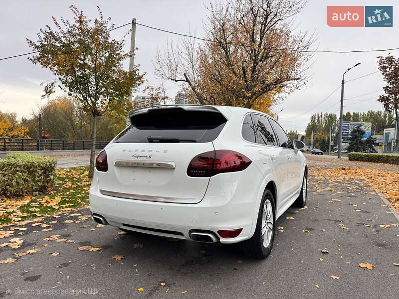 Внедорожник / Кроссовер Porsche Cayenne 2012 в Днепре