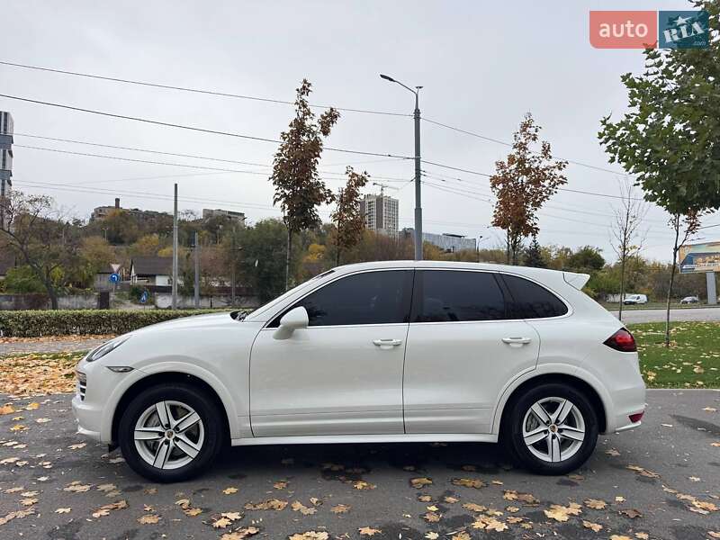 Внедорожник / Кроссовер Porsche Cayenne 2012 в Днепре
