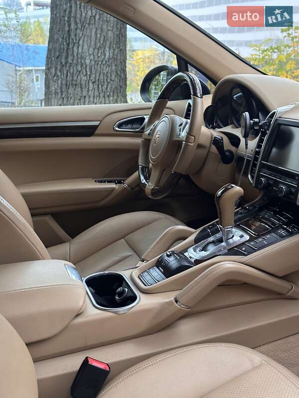 Внедорожник / Кроссовер Porsche Cayenne 2013 в Киеве