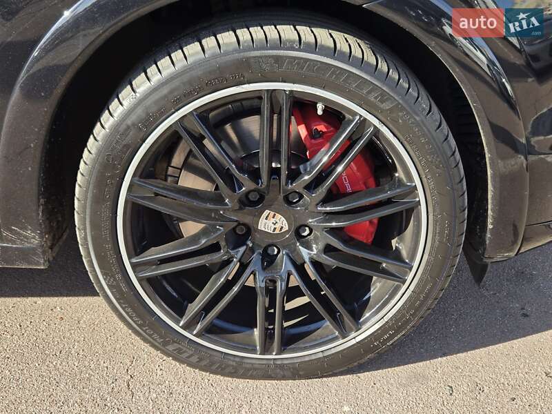 Внедорожник / Кроссовер Porsche Cayenne 2010 в Киеве