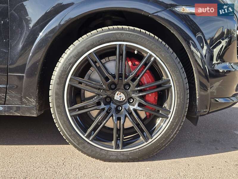 Внедорожник / Кроссовер Porsche Cayenne 2010 в Киеве