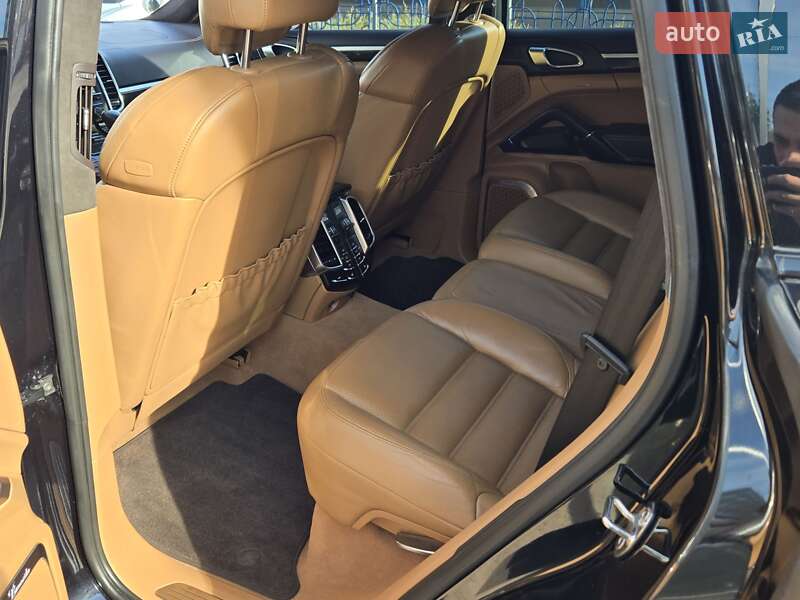 Внедорожник / Кроссовер Porsche Cayenne 2010 в Киеве
