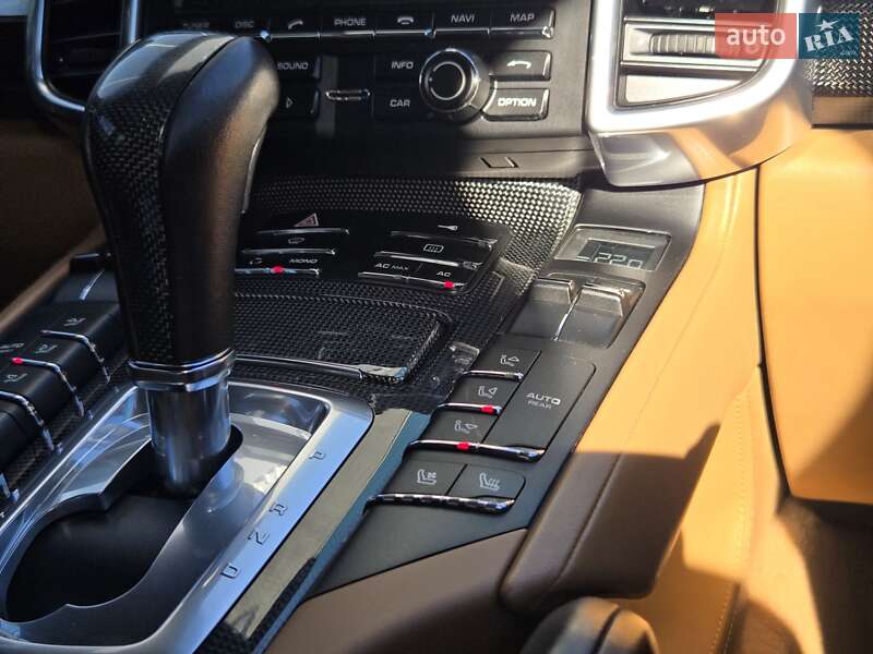 Внедорожник / Кроссовер Porsche Cayenne 2010 в Киеве