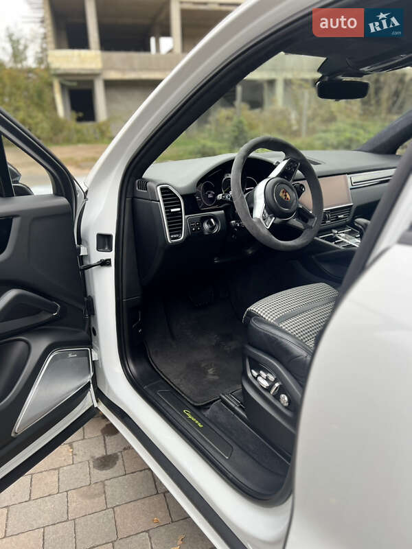 Позашляховик / Кросовер Porsche Cayenne 2020 в Чернівцях фото 7 Позашляховик / Кросовер Porsche Cayenne 2020 в Чернівцях