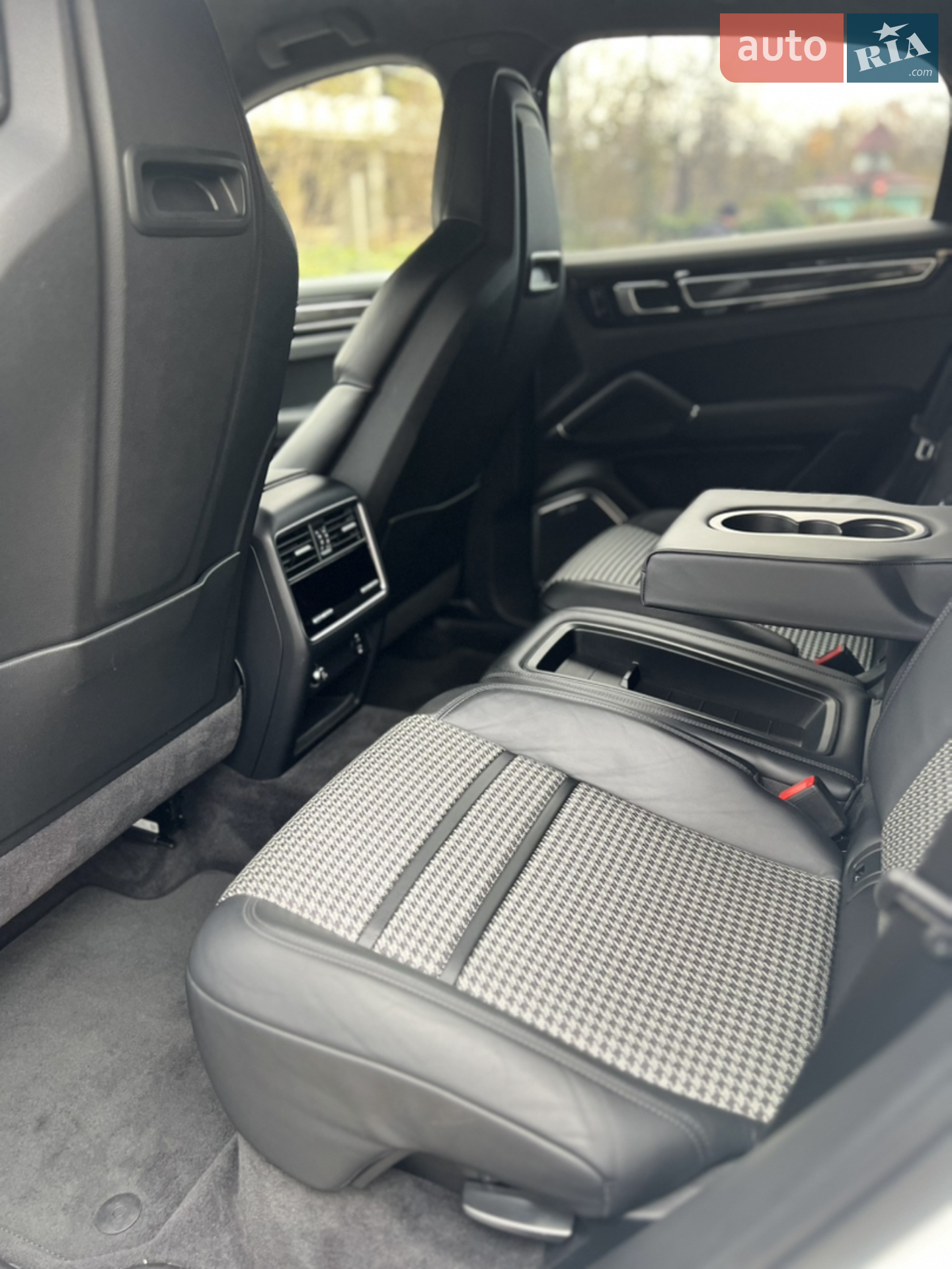 2020 Porsche Cayenne - мініатюра 13