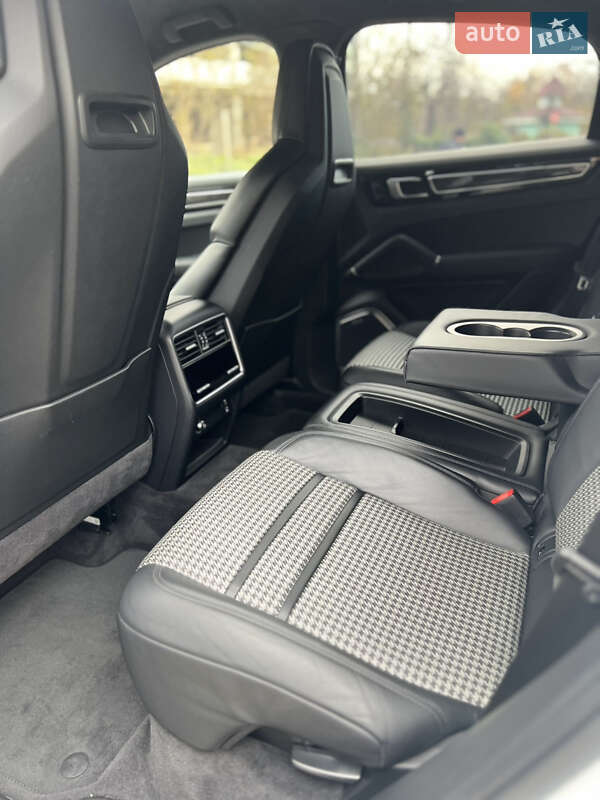 Позашляховик / Кросовер Porsche Cayenne 2020 в Чернівцях фото 13 Позашляховик / Кросовер Porsche Cayenne 2020 в Чернівцях