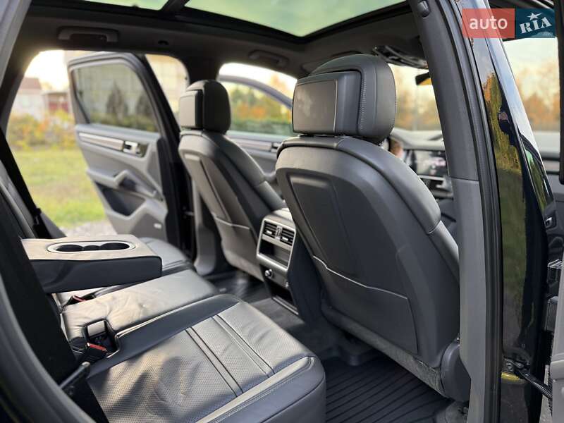 Позашляховик / Кросовер Porsche Cayenne 2018 в Дніпрі фото 24 Позашляховик / Кросовер Porsche Cayenne 2018 в Дніпрі