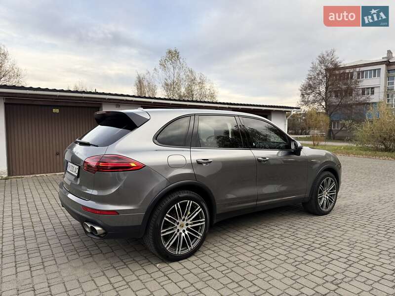 Позашляховик / Кросовер Porsche Cayenne 2015 в Малині фото 2 Позашляховик / Кросовер Porsche Cayenne 2015 в Малині
