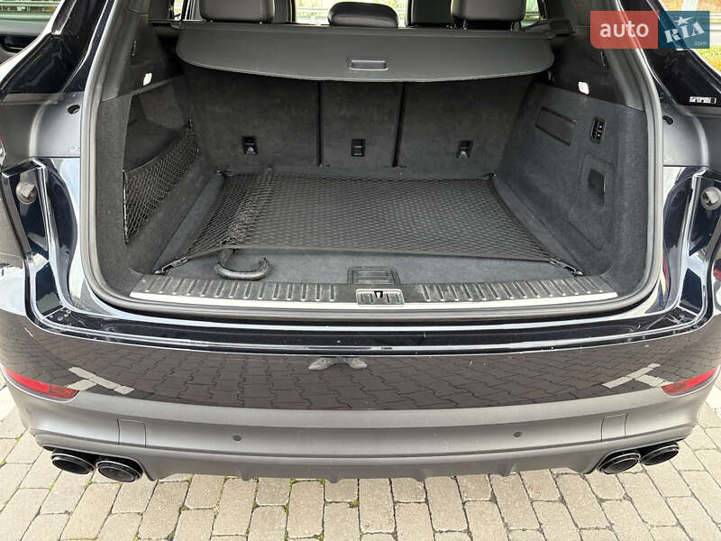 Позашляховик / Кросовер Porsche Cayenne 2018 в Києві