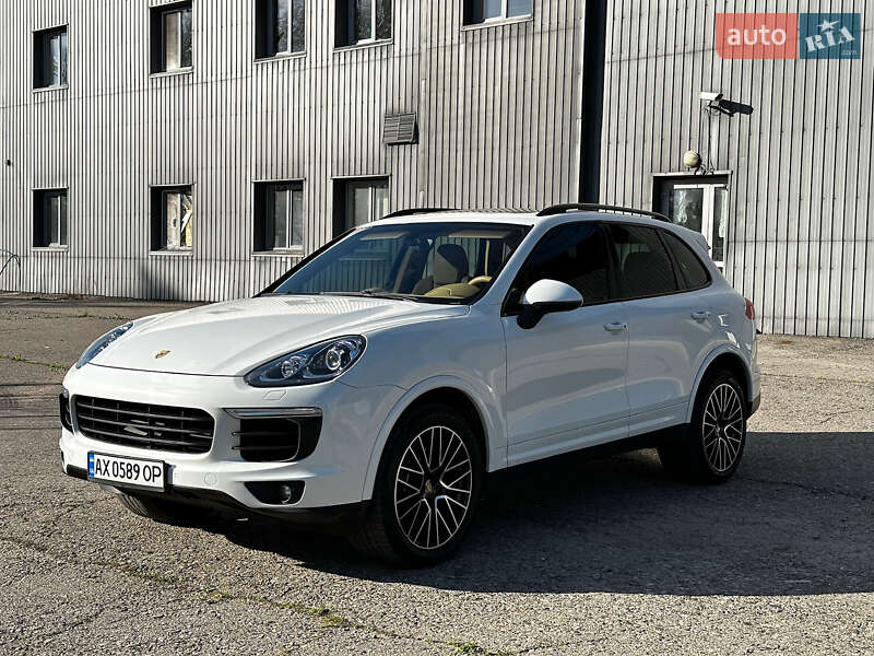 Позашляховик / Кросовер Porsche Cayenne 2015 в Харкові