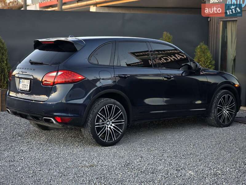 Позашляховик / Кросовер Porsche Cayenne 2011 в Тернополі